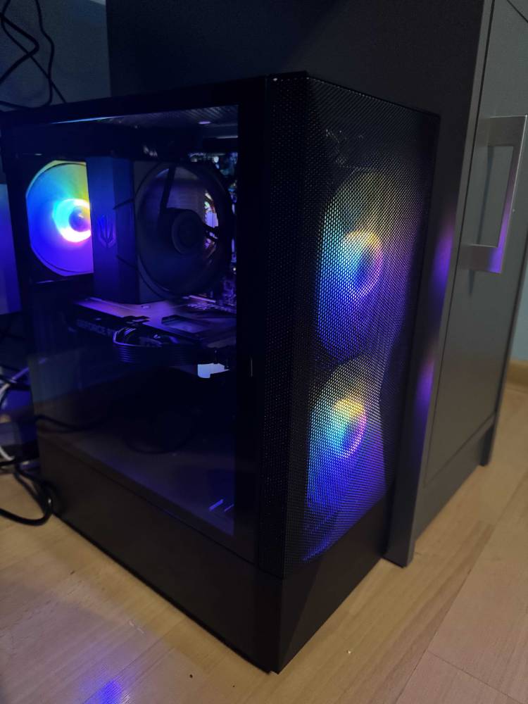 Gamingowy PC z RGB